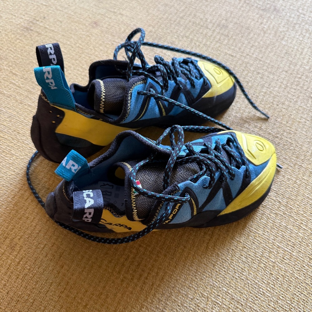 Scarpa Vapor Lace climbing shoes — NEW